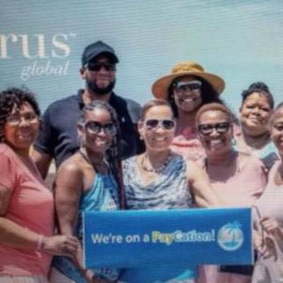 Meet your Posher, Tee - Picture 1 of 1